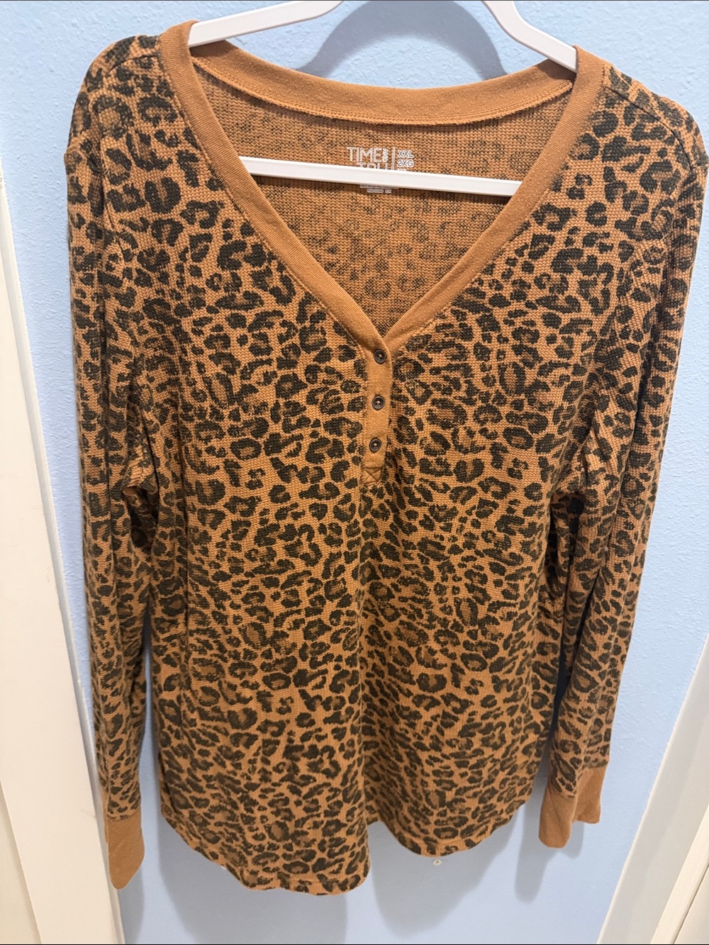 Time and Tru Rust Brown Leopard-Print Henley